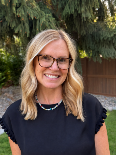 DaNel Jones, therapist at Heart and Mind Counseling who specializes in EMDR, Gottman Couples Therapy, CBT, and Sensory Motor Arousal Regulation Treatment (SMART) for teens.